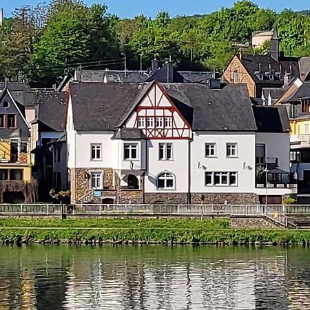 Mosel-Landhaus Am Moselufer B&B Briedern Exterior foto